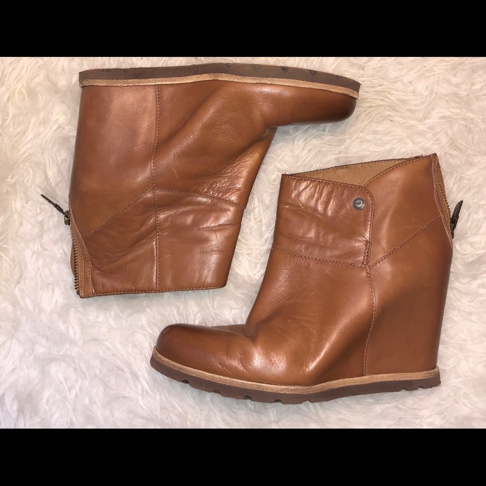 🌟SALE🌟Ugg leather wedges boots